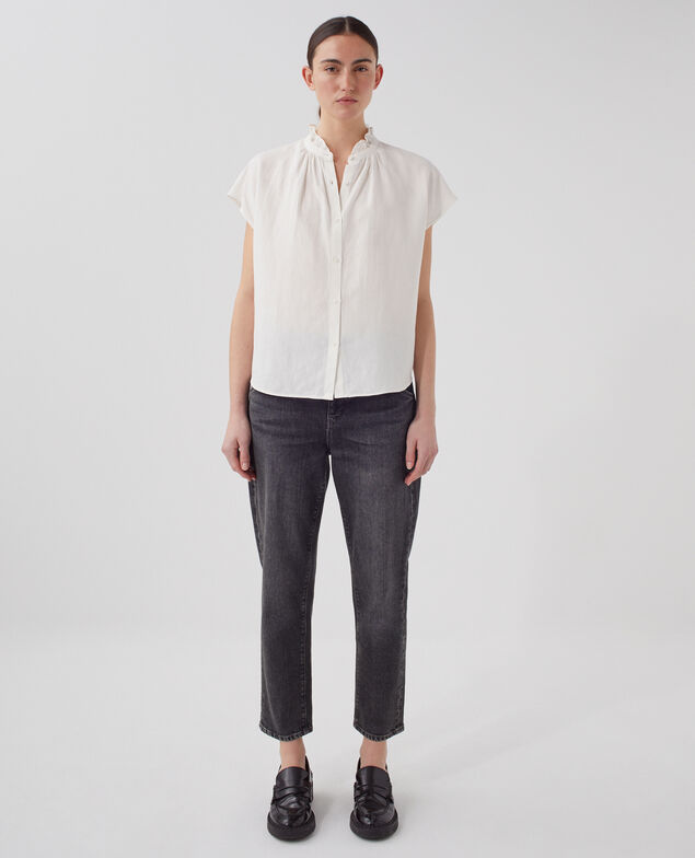 Chemise sans manches à col volanté U010 off white