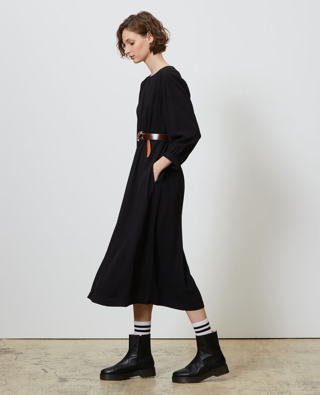 Robe longue ceinturée fluide Black beauty