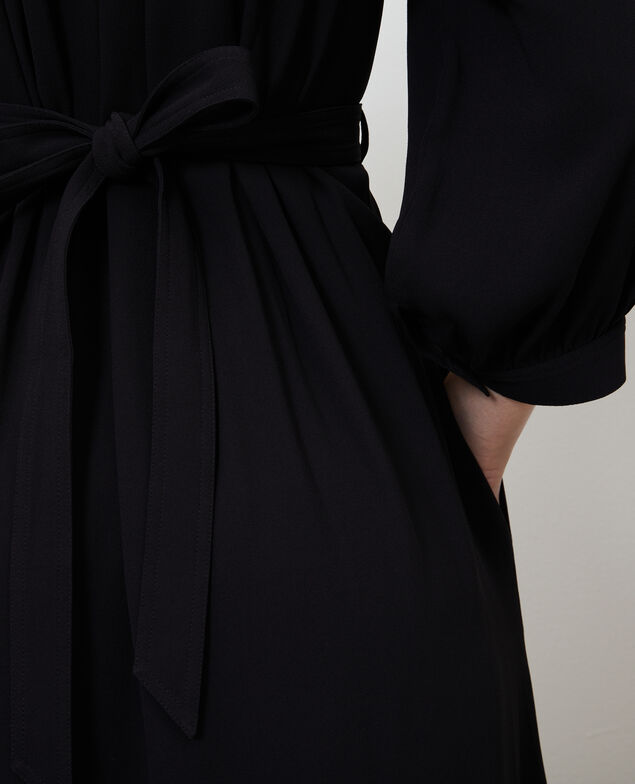 Robe longue ceinturée fluide Black beauty