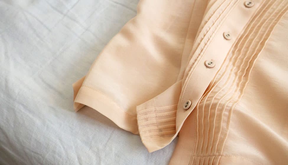 Comment laver et entretenir vos vêtements en Soie